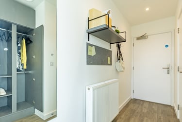 Gold Skyline En Suite - Image 5